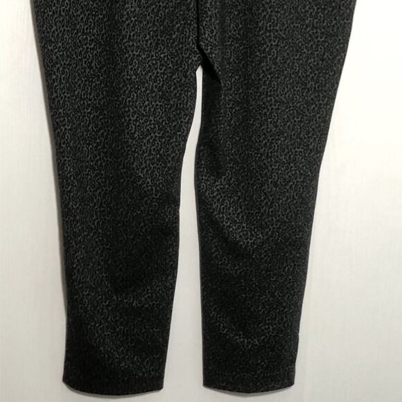 Chico’s Pants Womens XL 16 Gray Fabulously Slimming Pull On Ankle Animal Print - Picture 9 of 11